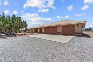 6977 Kourie Way, Oak Hills, CA 92344 - Photo 3