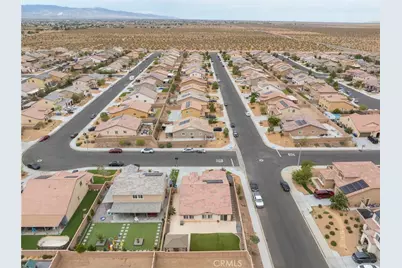 11981 Regent, Victorville, CA 92392 - Photo 47