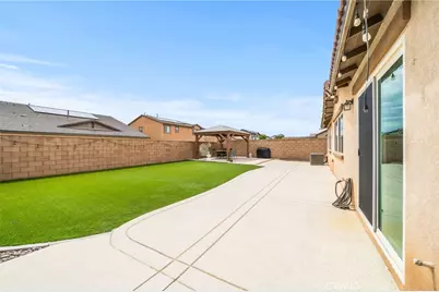11981 Regent, Victorville, CA 92392 - Photo 31