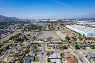 10674 Locust Ave, Bloomington, CA 92316 - Photo 31