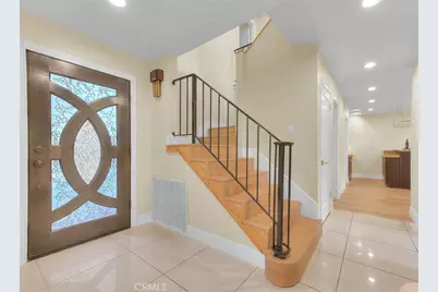18223 Delano, Tarzana, CA 91335 - Photo 3