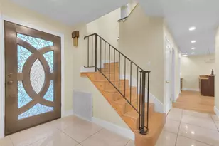 18223 Delano, Tarzana, CA 91335 - Photo 3