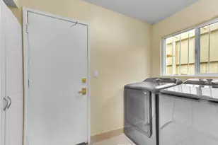 18223 Delano, Tarzana, CA 91335 - Photo 47