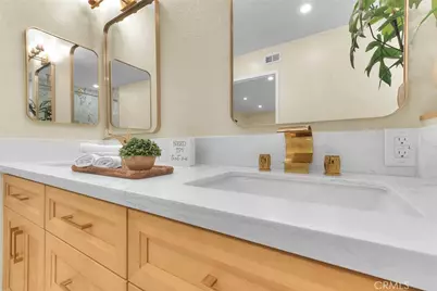 18223 Delano, Tarzana, CA 91335 - Photo 35