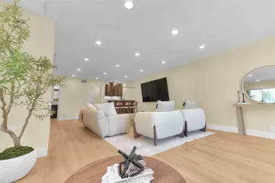 18223 Delano, Tarzana, CA 91335 - Photo 31