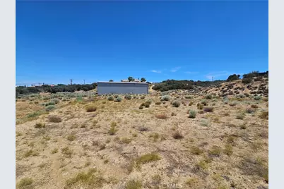 10735 Ranchero, Oak Hills, CA 92344 - Photo 5