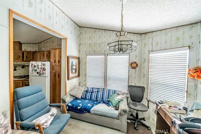 19384 El Rivino Road, Bloomington, CA 92509 - Photo 9