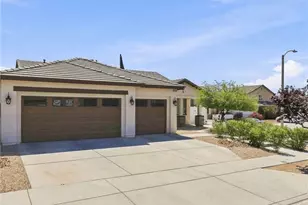 8935 Hydrangea, Hesperia, CA 92344 - Photo 3