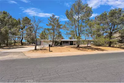 19282 Allegheny Road, Apple Valley, CA 92307 - Photo 35