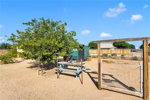 12782 Pawnee, Apple Valley, CA 92308 - Photo 33