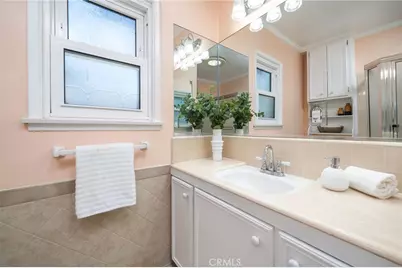 695 N Laurel Avenue, Upland, CA 91786 - Photo 23