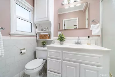 695 N Laurel Avenue, Upland, CA 91786 - Photo 27