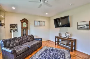 846 W 10th St, Claremont, CA 91711 - Photo 21
