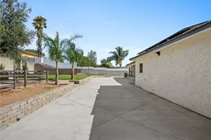 5736 Country Ln, Jurupa Valley, CA 91752 - Photo 29