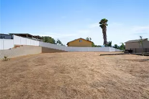 5736 Country Ln, Jurupa Valley, CA 91752 - Photo 39