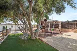 5736 Country Ln, Jurupa Valley, CA 91752 - Photo 33