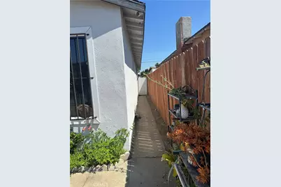 1537 W 60th, Los Angeles, CA 90047 - Photo 17