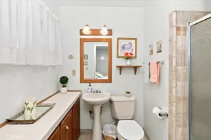 614 Azure Ct, Upland, CA 91786 - Photo 27