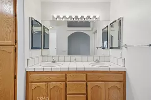 17980 Lakeview, Victorville, CA 92395 - Photo 21