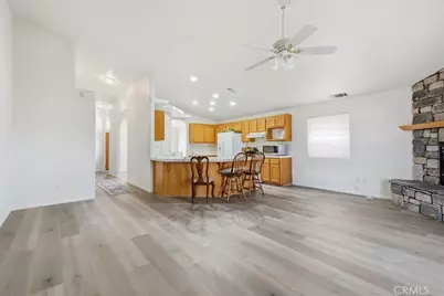 17980 Lakeview, Victorville, CA 92395 - Photo 9