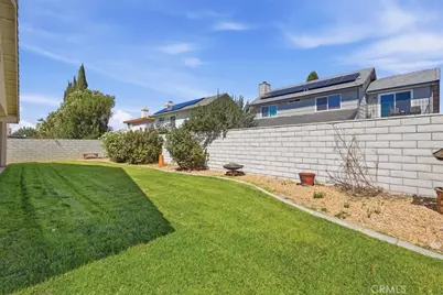 17980 Lakeview, Victorville, CA 92395 - Photo 33
