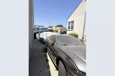 2032 Cullivan Street, Los Angeles, CA 90047 - Photo 11
