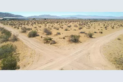 8 Falchion Road, Apple Valley, CA 92307 - Photo 7