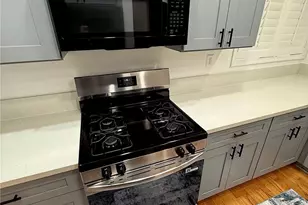 4807 Beck Ave, Valley Village, CA 91601 - Photo 13