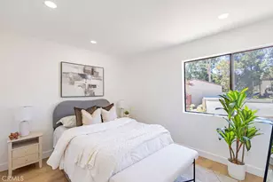 5720 Owensmouth Ave, Woodland Hills, CA 91367 - Photo 21