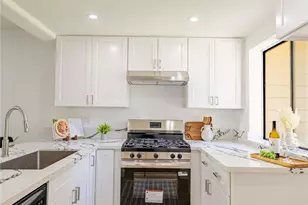5720 Owensmouth Ave, Woodland Hills, CA 91367 - Photo 13