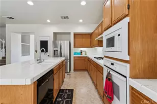 29071 Summersweet Pl, Murrieta, CA 92563 - Photo 11