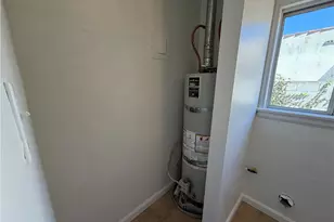 9471 La Salle Ave, Los Angeles, CA 90047 - Photo 19