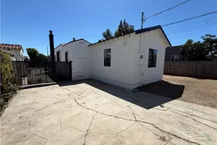 9471 La Salle Ave, Los Angeles, CA 90047 - Photo 51