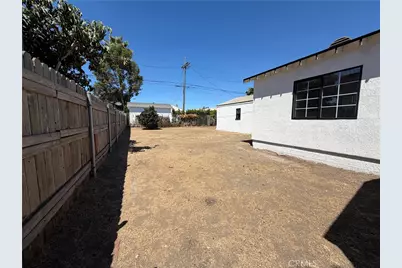 9471 La Salle Avenue, Los Angeles, CA 90047 - Photo 45