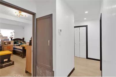 923 Hallwood Avenue, Pomona, CA 91767 - Photo 17