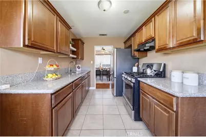896 Valencia, Colton, CA 92324 - Photo 9