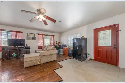 11090 Pinon, Hesperia, CA 92345 - Photo 7