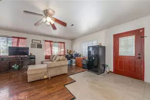 11090 Pinon, Hesperia, CA 92345 - Photo 7