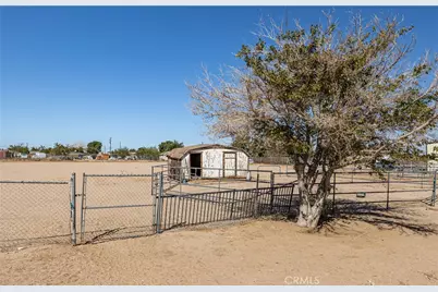 11090 Pinon, Hesperia, CA 92345 - Photo 23