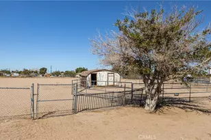 11090 Pinon, Hesperia, CA 92345 - Photo 23
