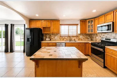 10715 3rd Avenue, Hesperia, CA 92345 - Photo 17