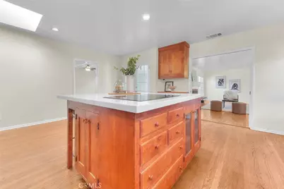 537 Jamestown, Burbank, CA 91504 - Photo 13