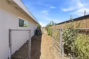 7617 Drummond Ave, Highland, CA 92346 - Photo 35