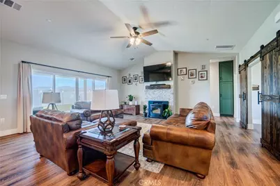 8029 Avenal, Phelan, CA 92371 - Photo 5