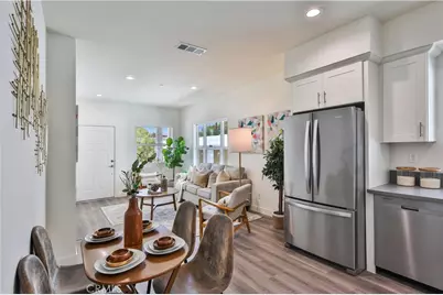 6826 Whitman Avenue, Van Nuys, CA 91406 - Photo 7