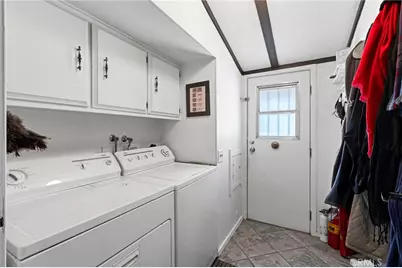 1371 Bishop, Hemet, CA 92545 - Photo 7