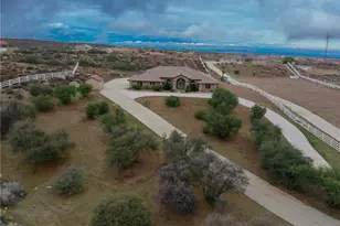 10282 Farmington, Oak Hills, CA 92344 - Photo 33