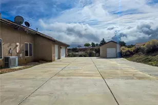 10282 Farmington, Oak Hills, CA 92344 - Photo 31