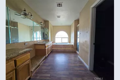 10282 Farmington, Oak Hills, CA 92344 - Photo 17