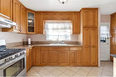 10731 Wright, South Gate, CA 90280 - Photo 9